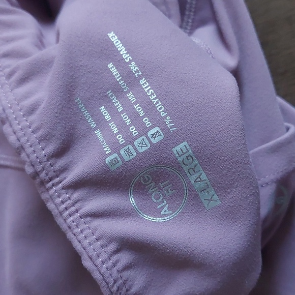 Along Fit Leggings - Picture 2 of 12